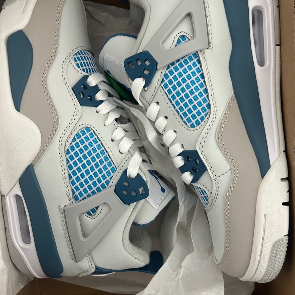 Jordan 4 Retro Military Blue Size 7 Women New With Box Authentic